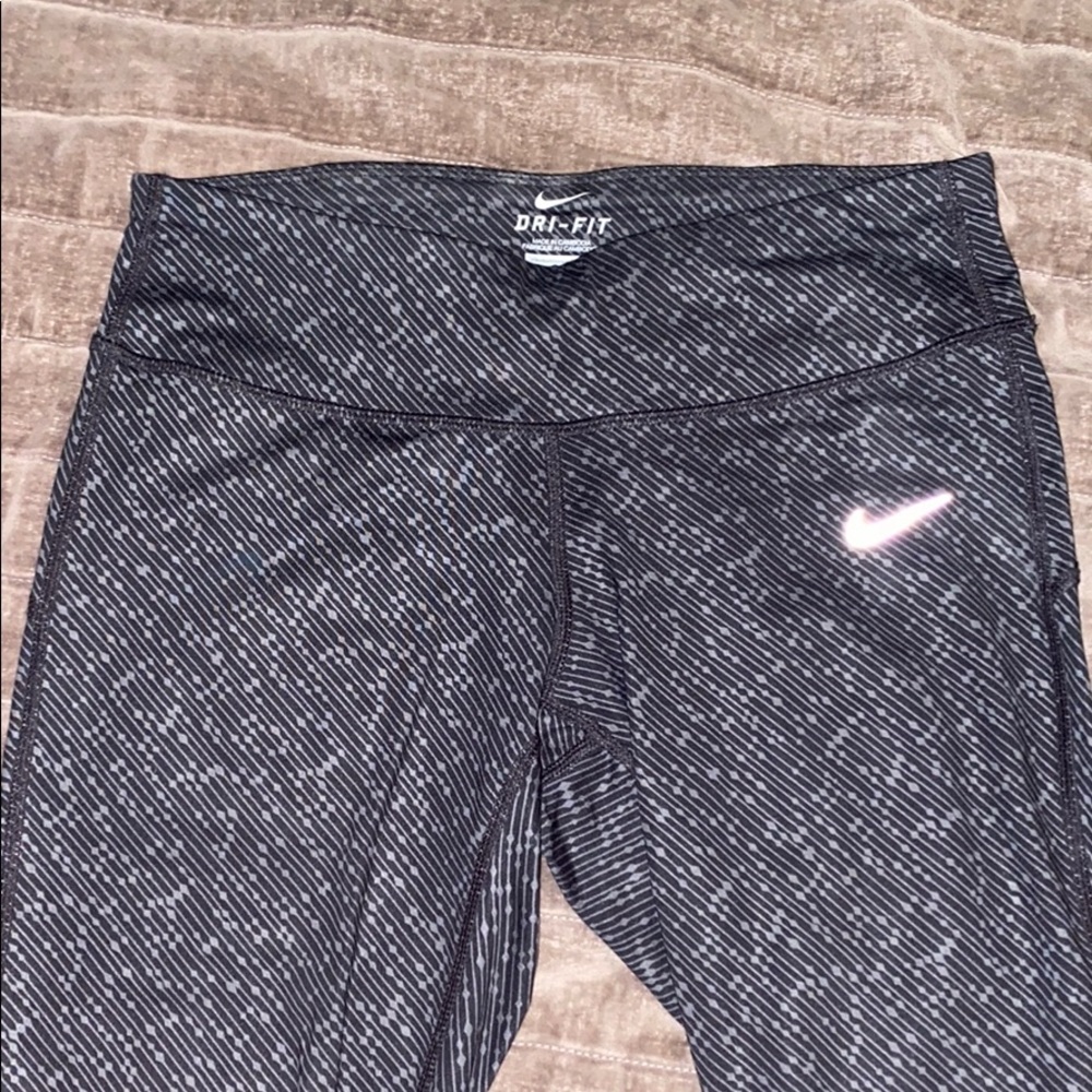 Grey Nike leggings